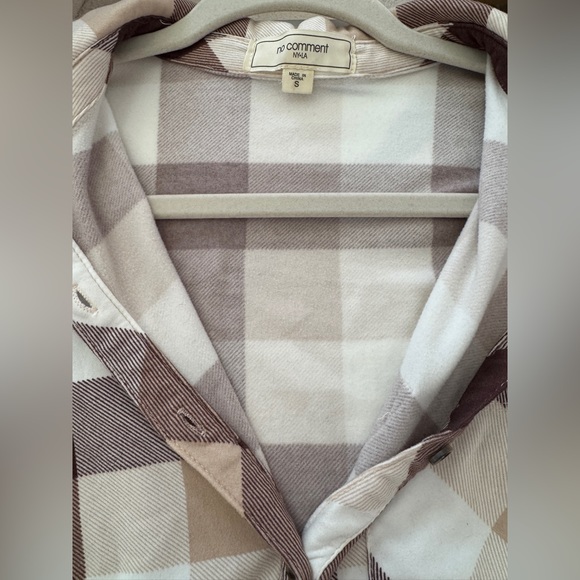 Women’s Small Plaid Button Down‎ - Picture 6 of 6